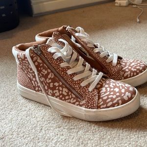 Dressy shoes